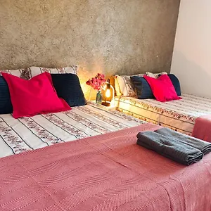  Hostal Urquinaona Rooms
